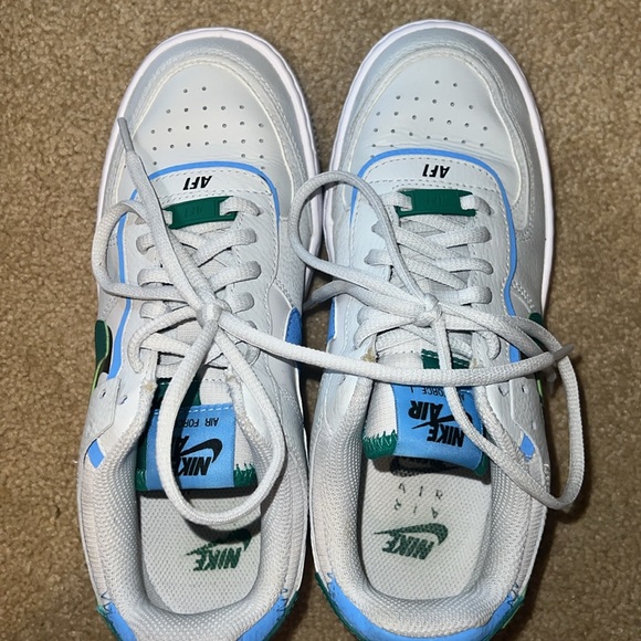 Nike Air Force 1 - gently used size 6.5 women - Picture 2 of 7